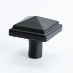 Berenson Rhapsody Knob