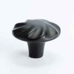 Berenson Rhapsody Knob