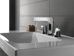 Delta Zura Two Handle Widespread Bathroom Faucet In Chrome