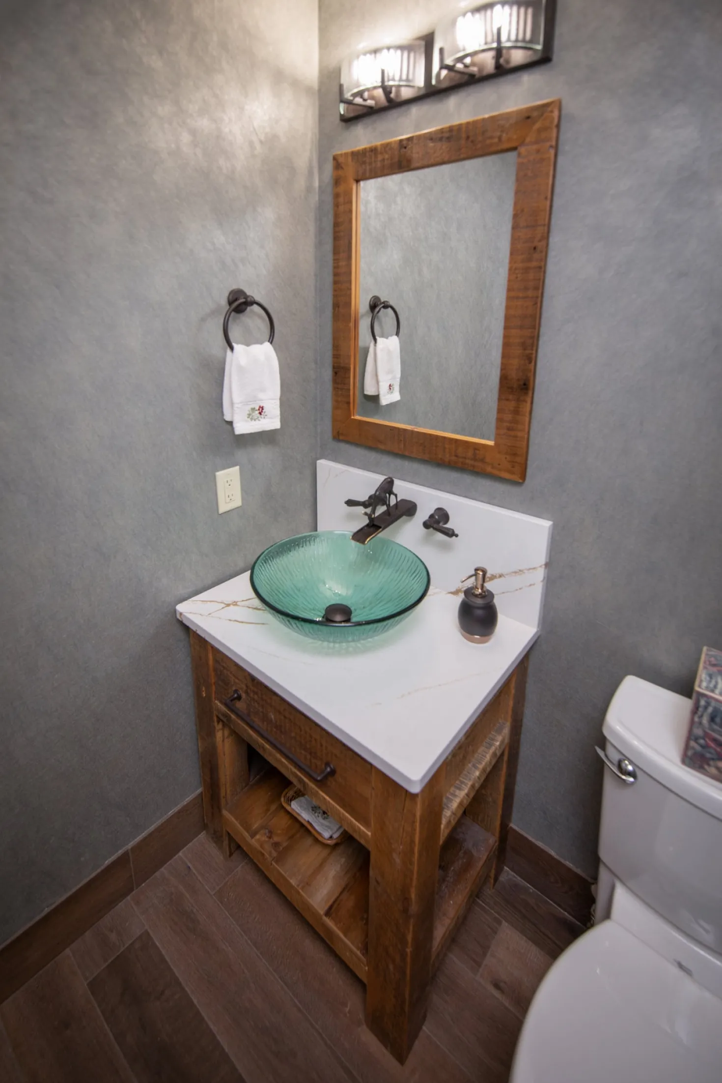 Eden Bath Green Drops Glass Vessel Sink