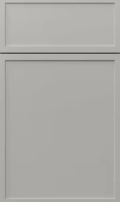 Fabuwood Large Sample Door in Cloud White