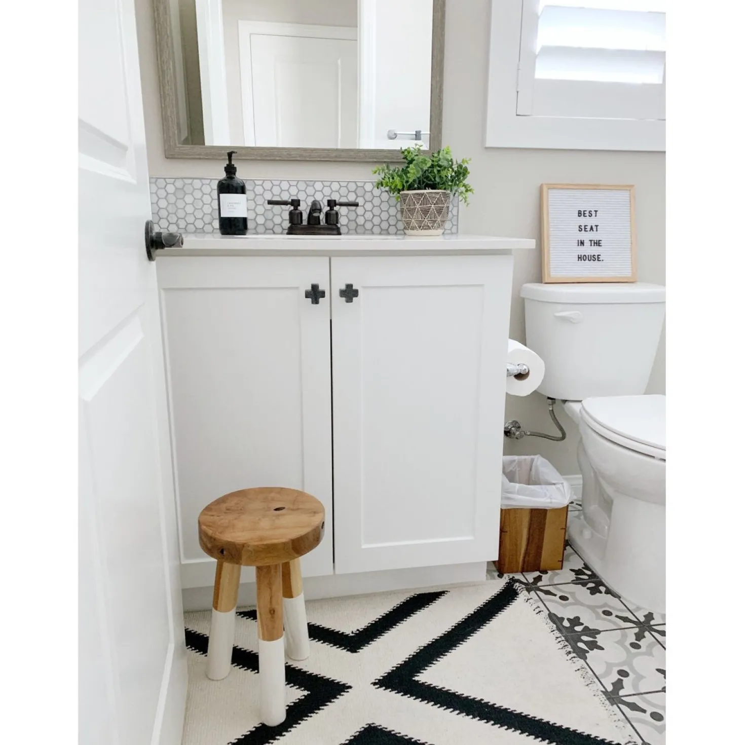 Kingston Brass Concord 4-Inch Centerset 3-Hole Bathroom Faucet with Retail Pop-Up