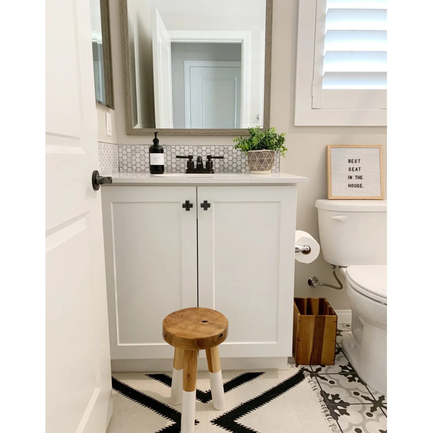 Kingston Brass Concord 4-Inch Centerset 3-Hole Bathroom Faucet with Retail Pop-Up