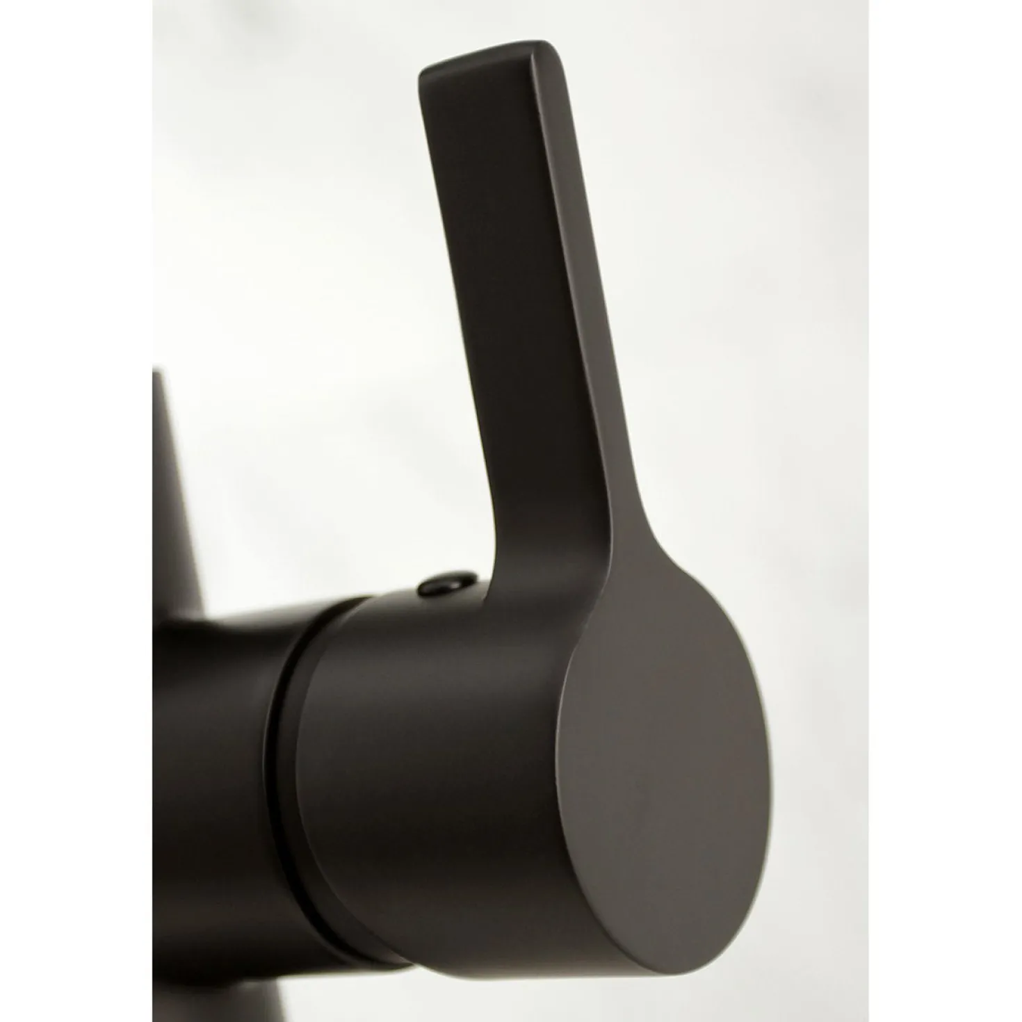 Kingston Brass Continental Gourmetier Single-Handle Pull-Down Kitchen Faucet