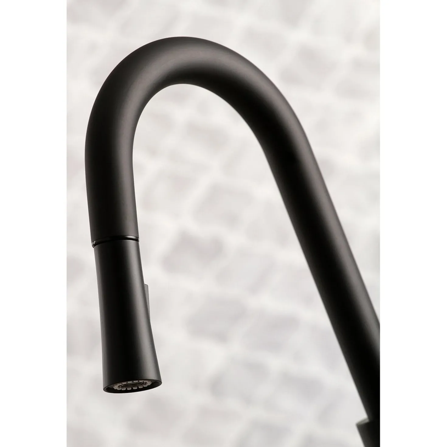 Kingston Brass Continental Gourmetier Single-Handle Pull-Down Kitchen Faucet