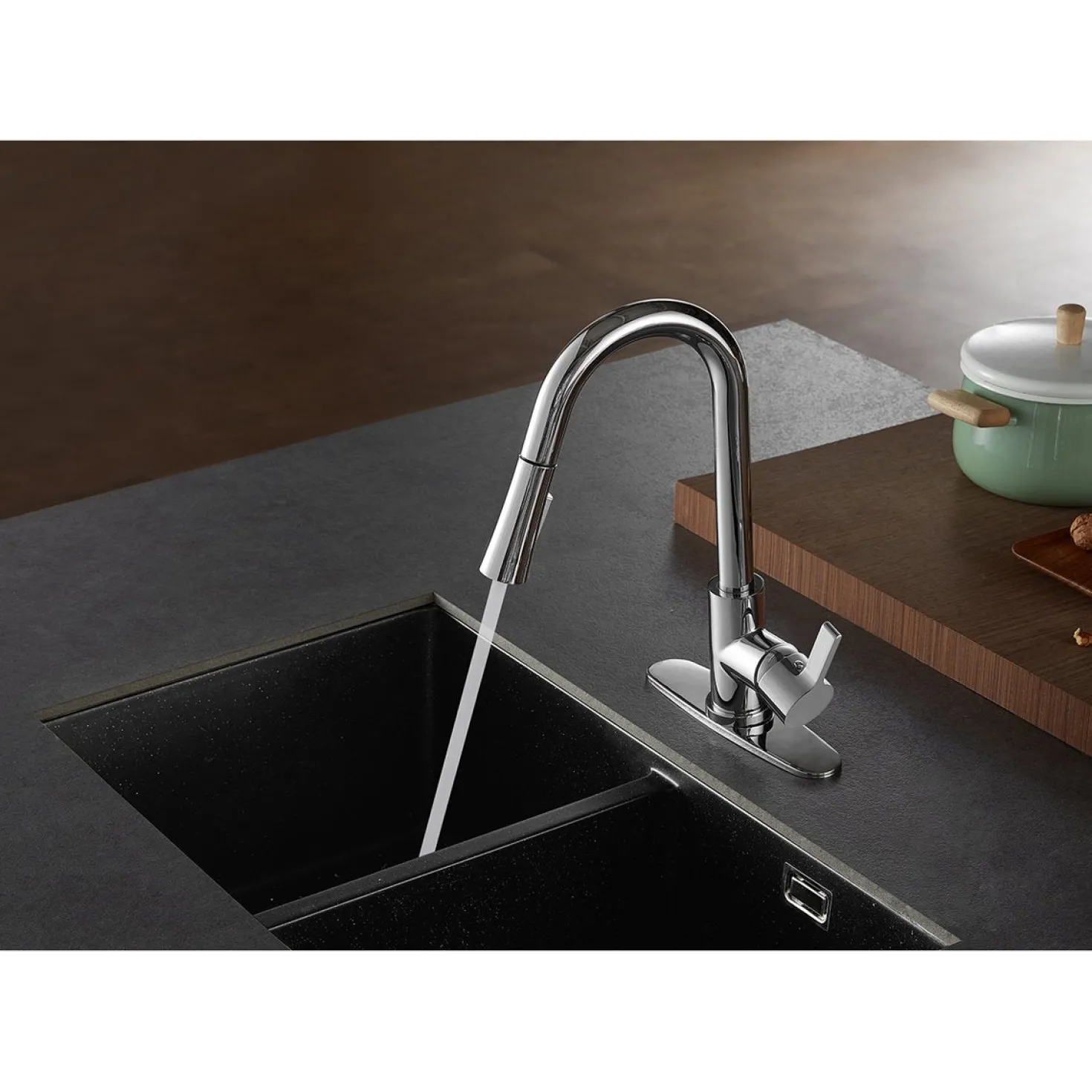 Kingston Brass Continental Gourmetier Single-Handle Pull-Down Kitchen Faucet