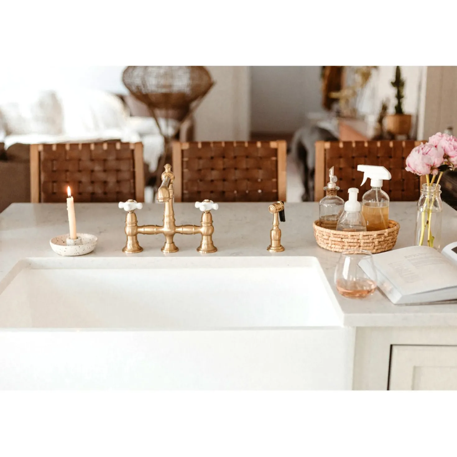 Kingston Brass English Country 8" Bridge 4-Hole Kitchen Faucet with Sprayer