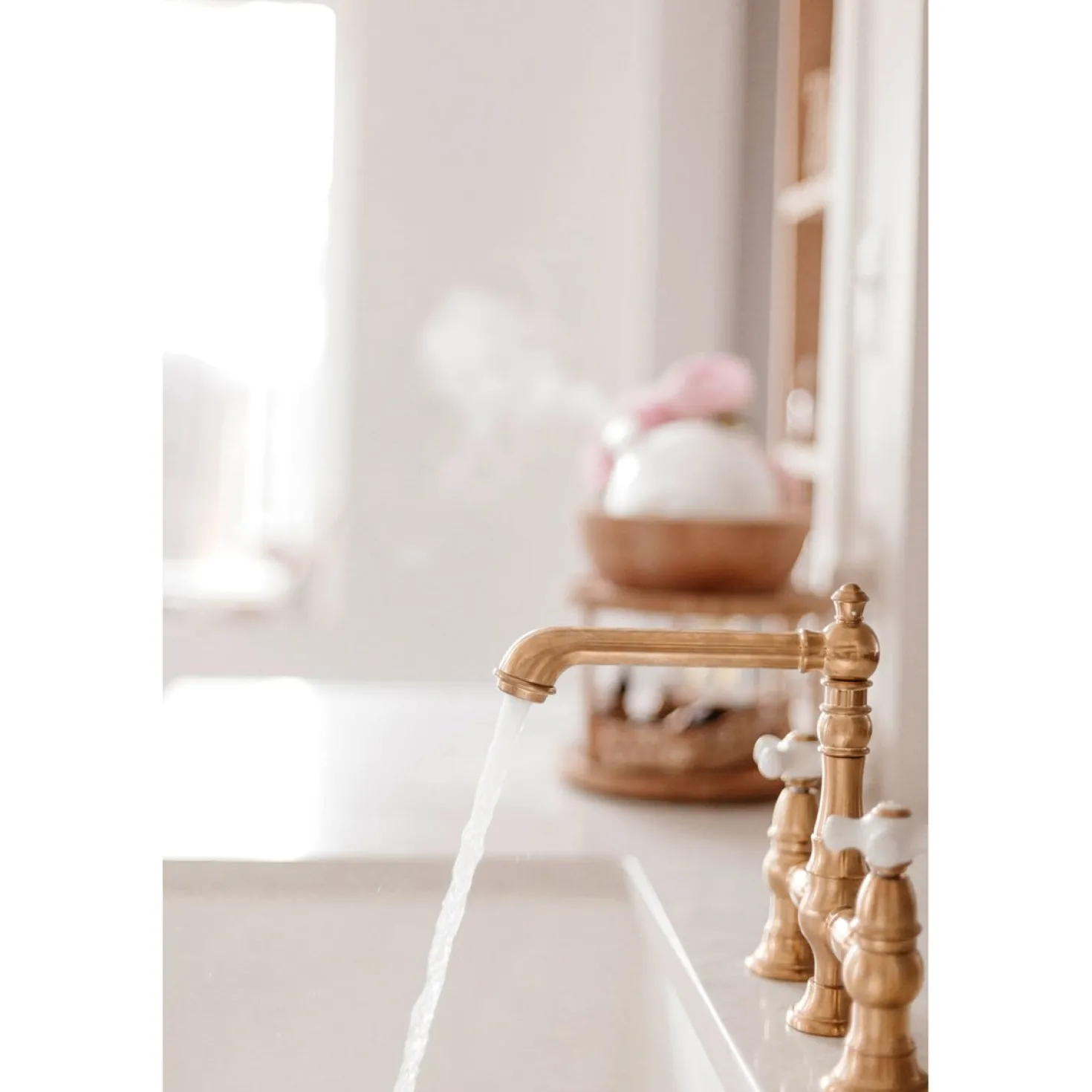 Kingston Brass English Country 8" Bridge 4-Hole Kitchen Faucet with Sprayer