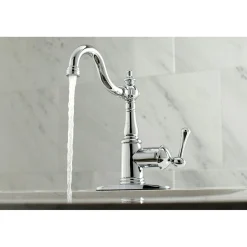 Kingston Brass English Vintage Fauceture Single-Handle 4-Inch Centerset Bathroom Faucet