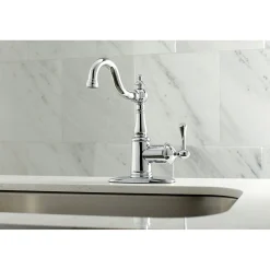 Kingston Brass English Vintage Fauceture Single-Handle 4-Inch Centerset Bathroom Faucet