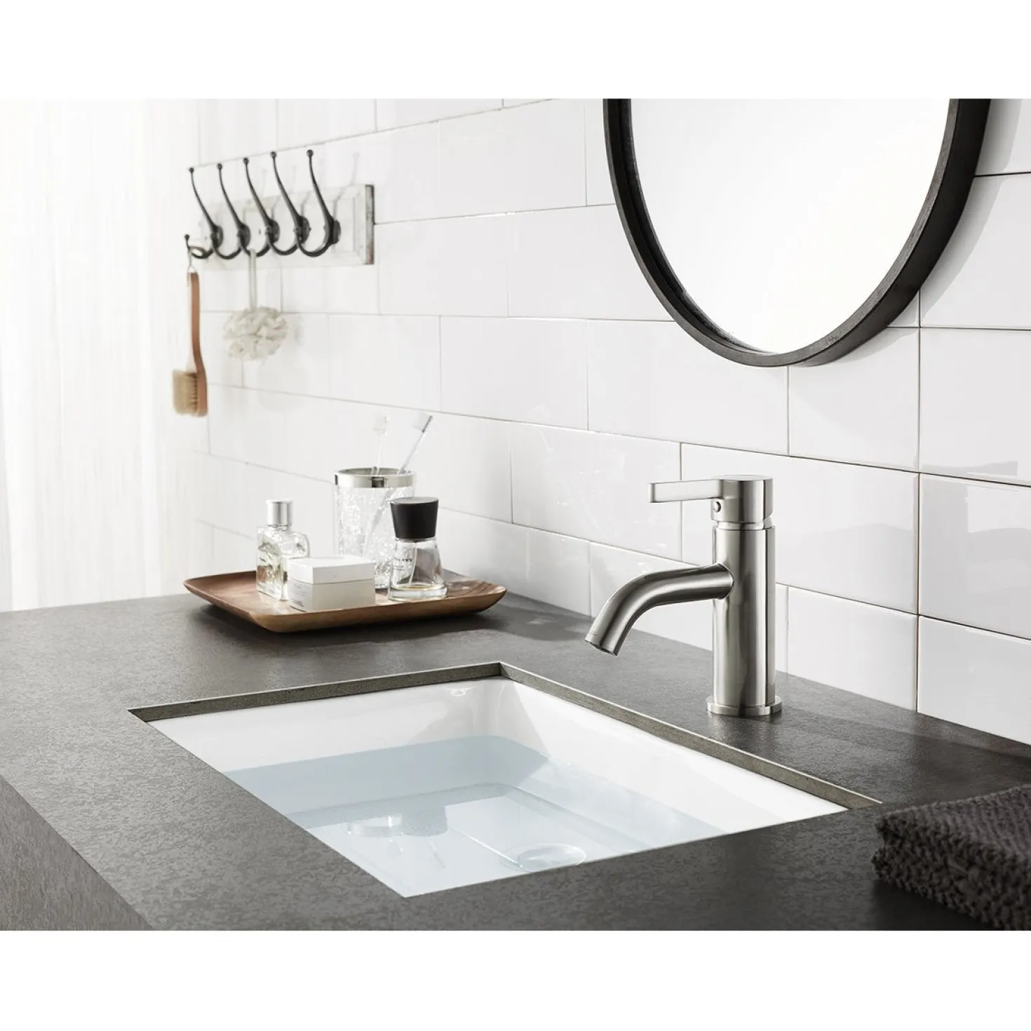 Kingston Brass Fauceture Continental Single-Handle Single Hole Bathroom Faucet