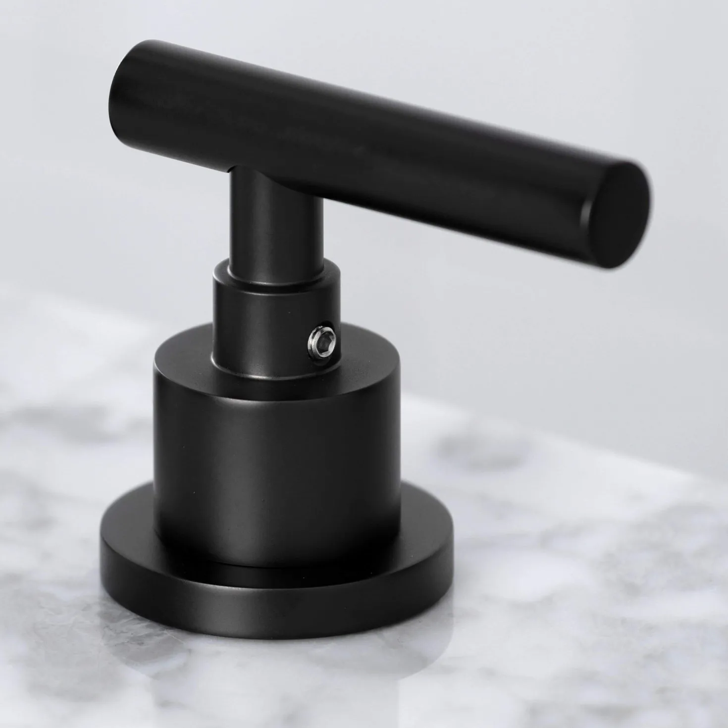 Kingston Brass FSC893XCML-P Manhattan Widespread Bathroom Faucet with Brass Pop-Up