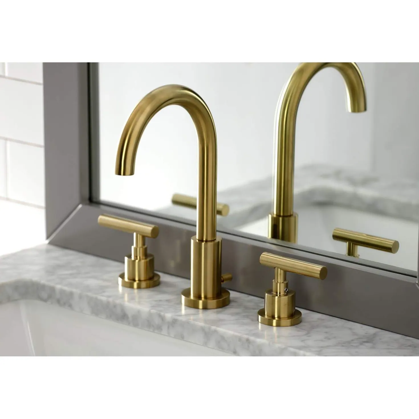 Kingston Brass FSC892XCML-P Manhattan Widespread Bathroom Faucet with Brass Pop-Up