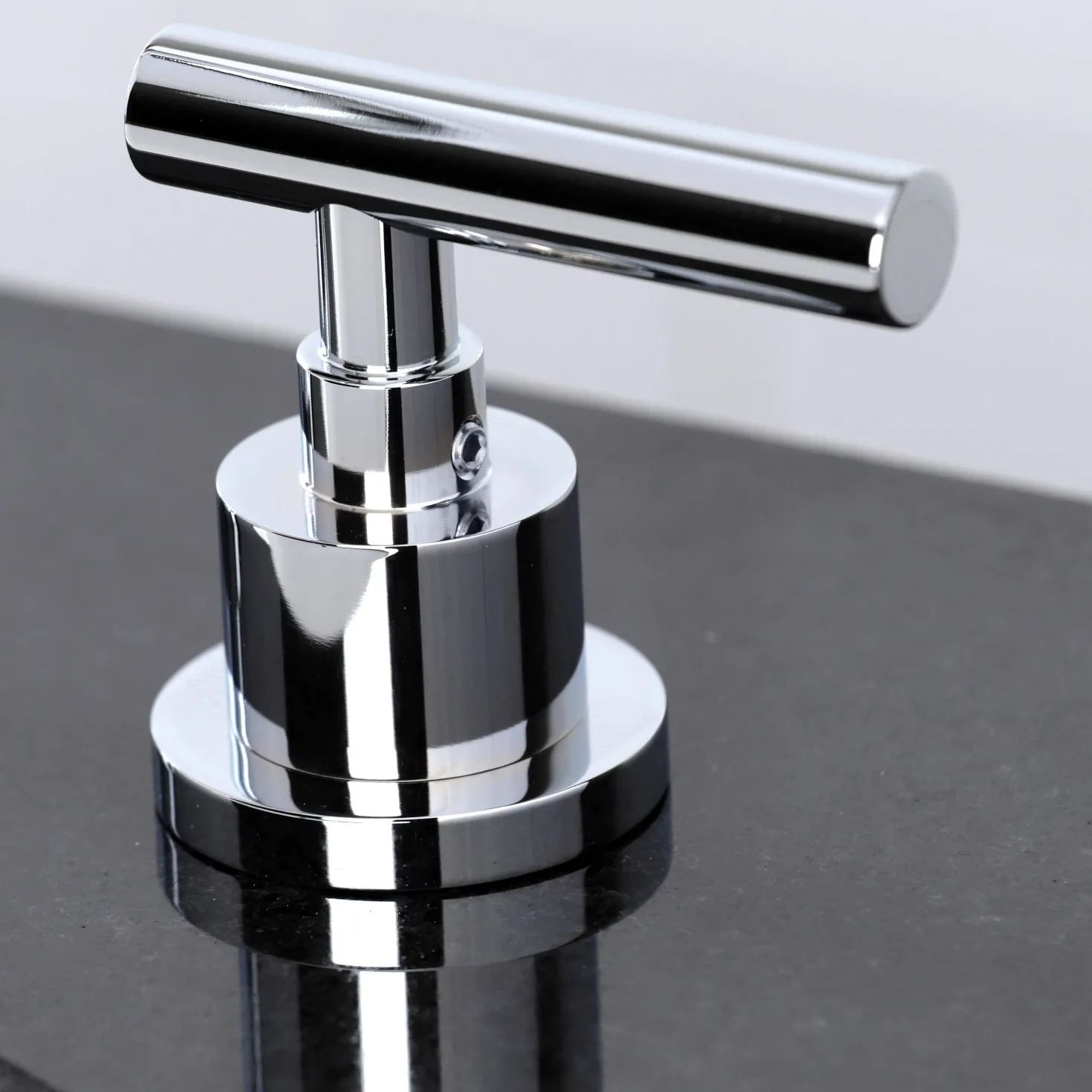 Kingston Brass FSC892XCML-P Manhattan Widespread Bathroom Faucet with Brass Pop-Up