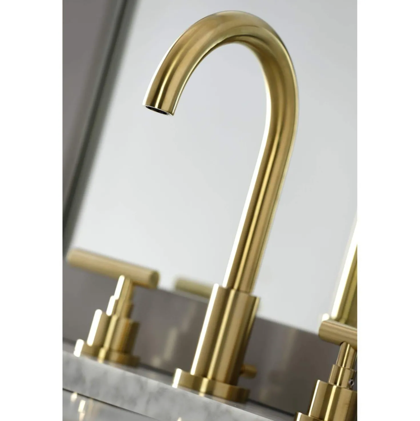 Kingston Brass FSC892XCML-P Manhattan Widespread Bathroom Faucet with Brass Pop-Up