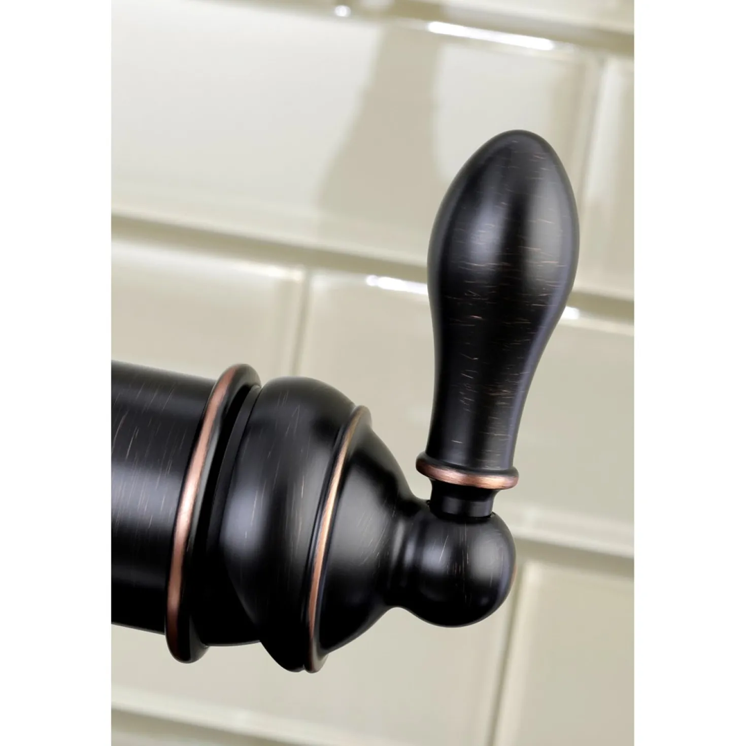 Kingston Brass Gourmetier American Classic Single-Handle Pull-Down Sprayer Kitchen Faucet