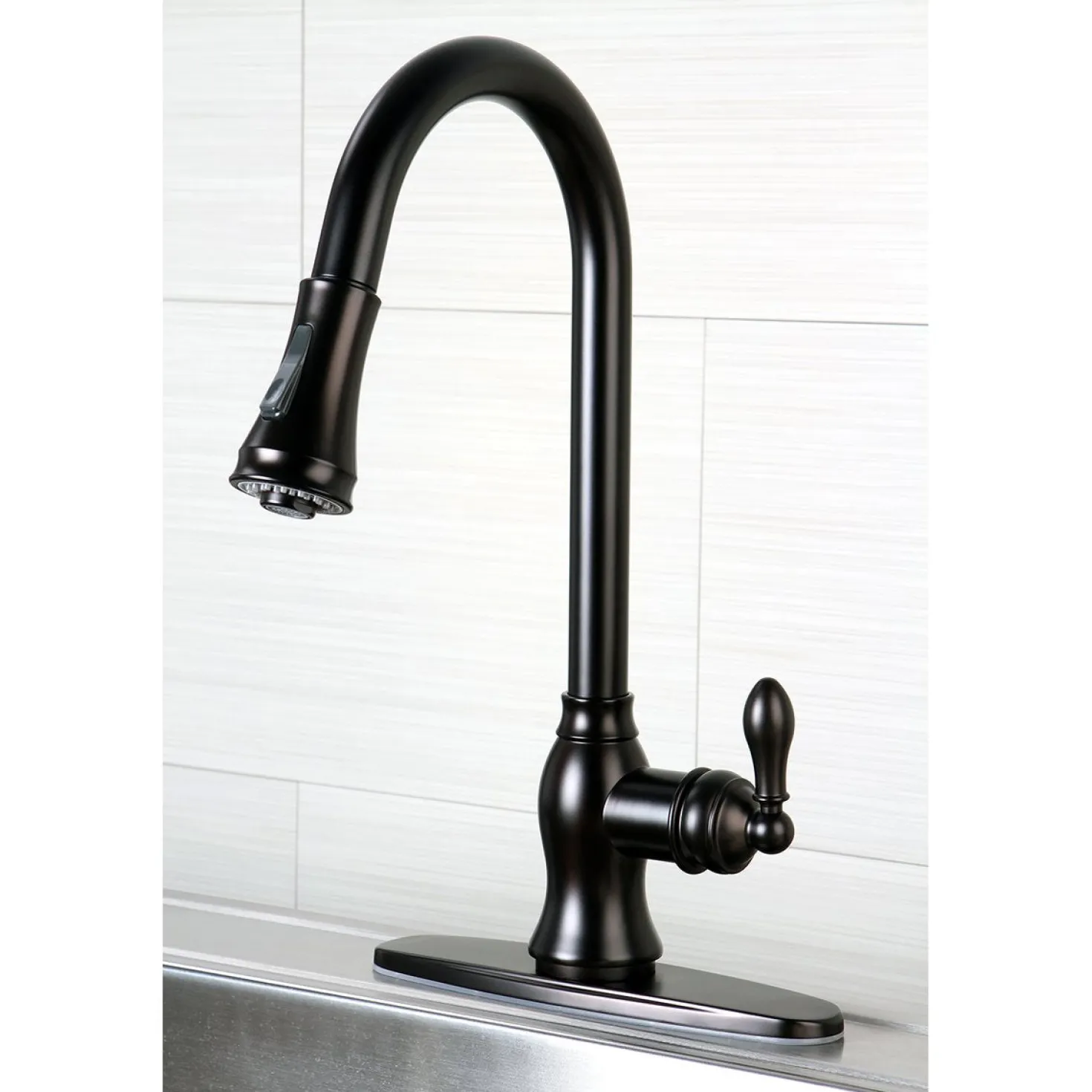 Kingston Brass Gourmetier American Classic Single-Handle Pull-Down Sprayer Kitchen Faucet
