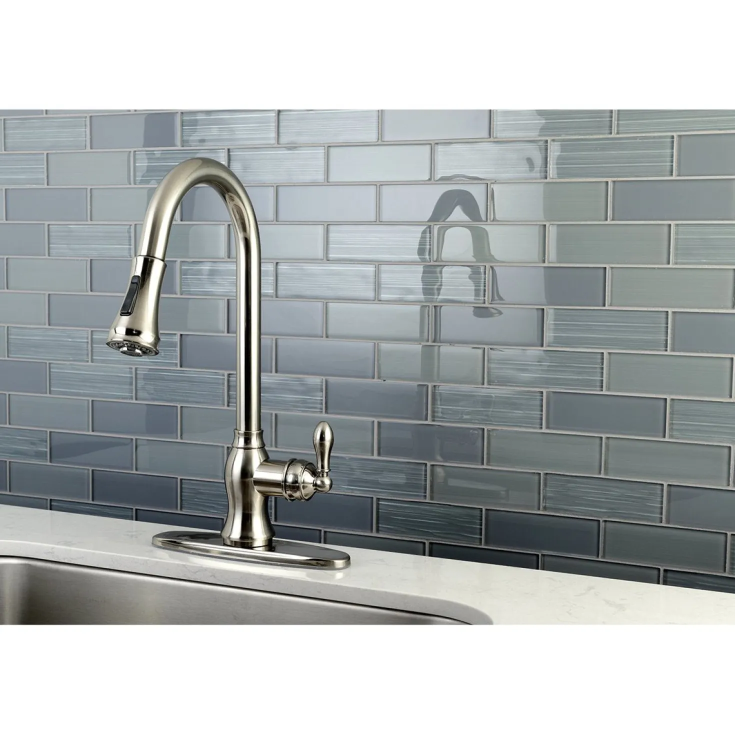 Kingston Brass Gourmetier American Classic Single-Handle Pull-Down Sprayer Kitchen Faucet