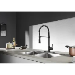 Kingston Brass Gourmetier Continental Single-Handle Pull-Down Kitchen Faucet