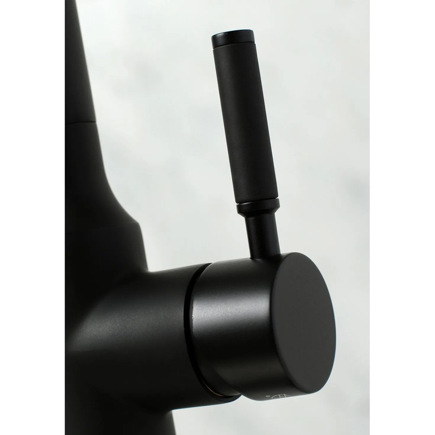 Kingston Brass Gourmetier Kaiser Single-Handle Pull-Down Kitchen Faucet