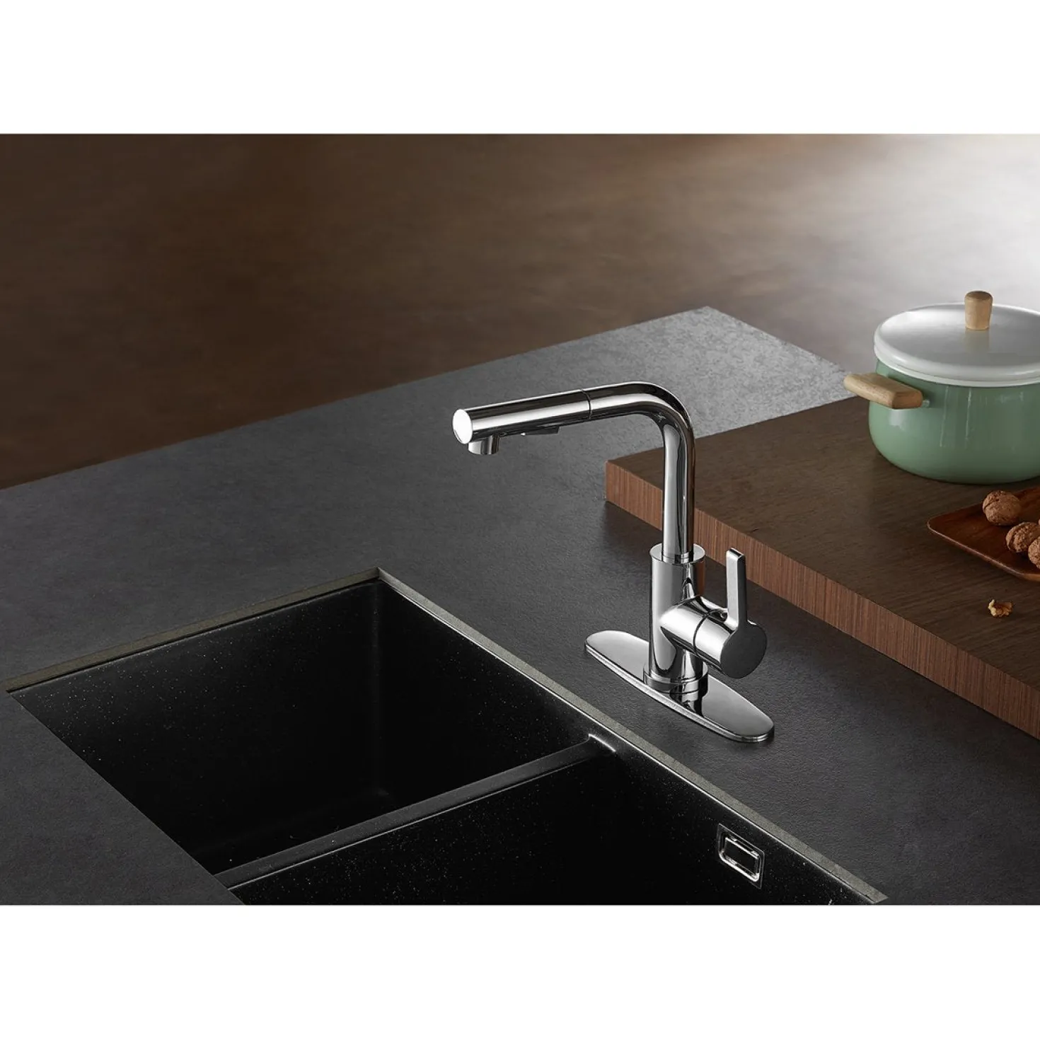 Kingston Brass Gourmetier LS2711CTL Continental Single-Handle Kitchen Faucet with Pull-Out Sprayer in Polished Chrome