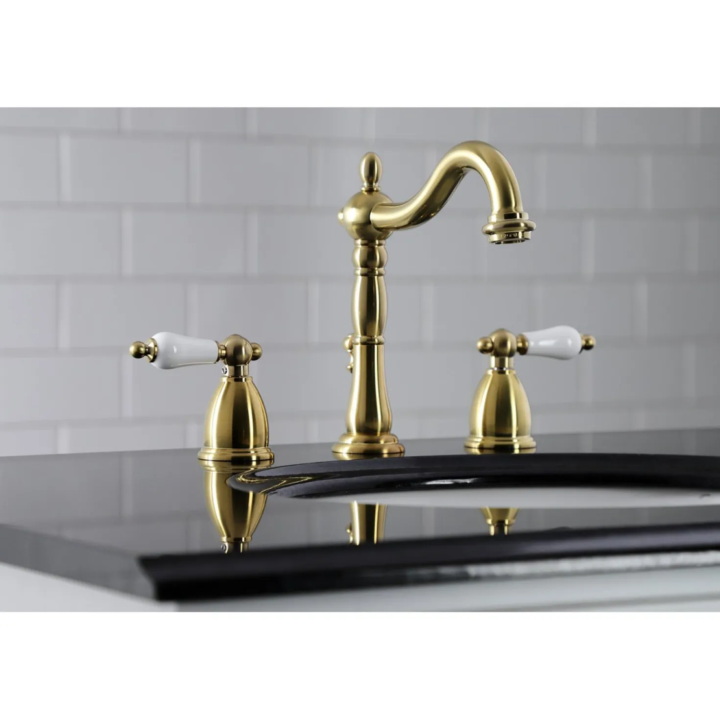 Kingston Brass Heritage 3-Hole 8-Inch Widespread Bathroom Faucet
