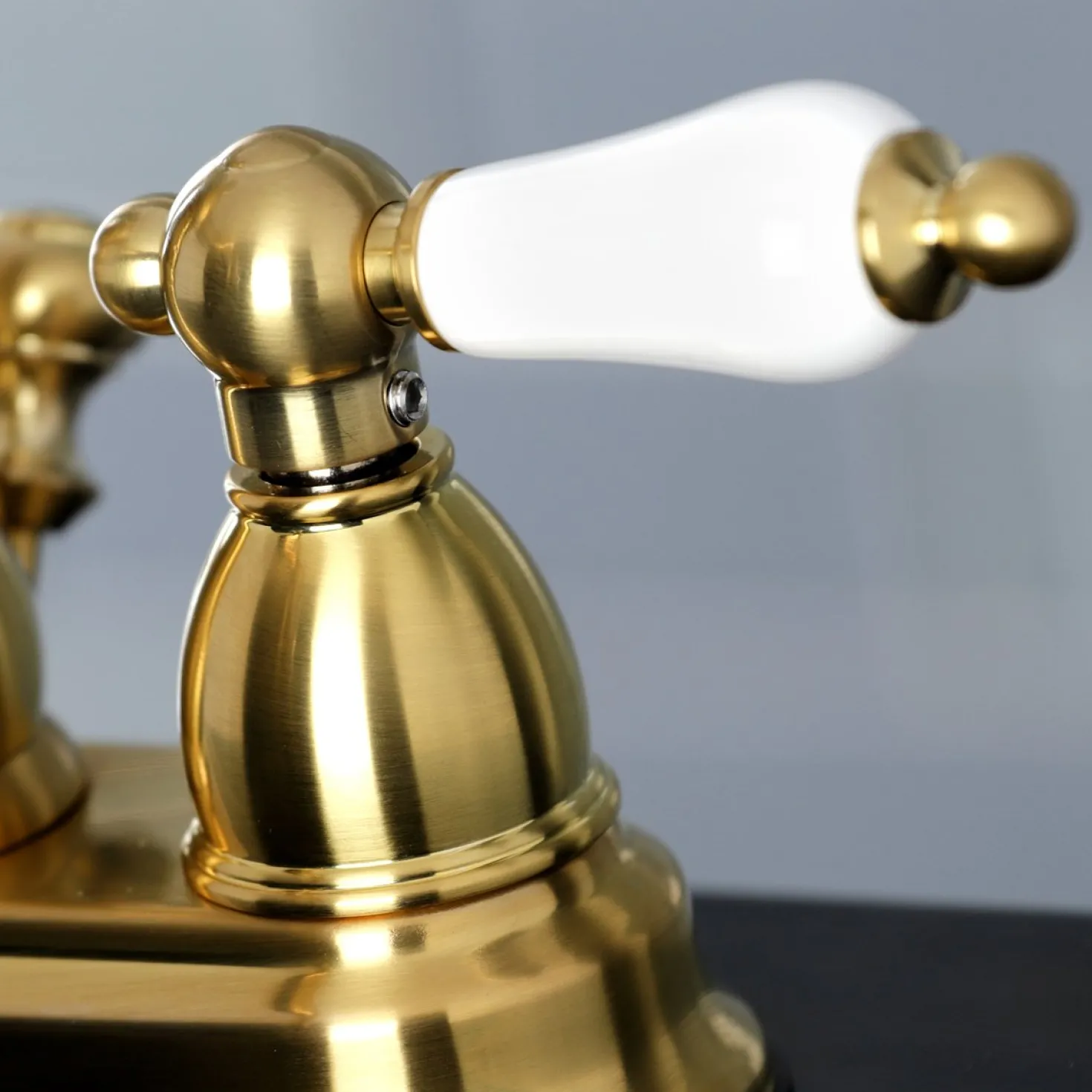 Kingston Brass Heritage 3-Hole 4-Inch Centerset Bathroom Faucet