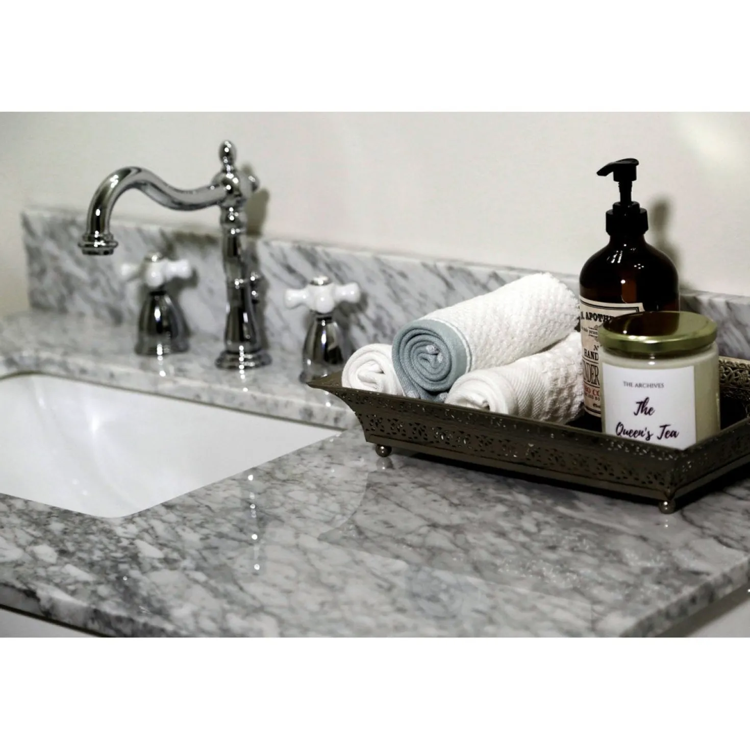 Kingston Brass Heritage 8-Inch Widespread 3-Hole Bathroom Faucet