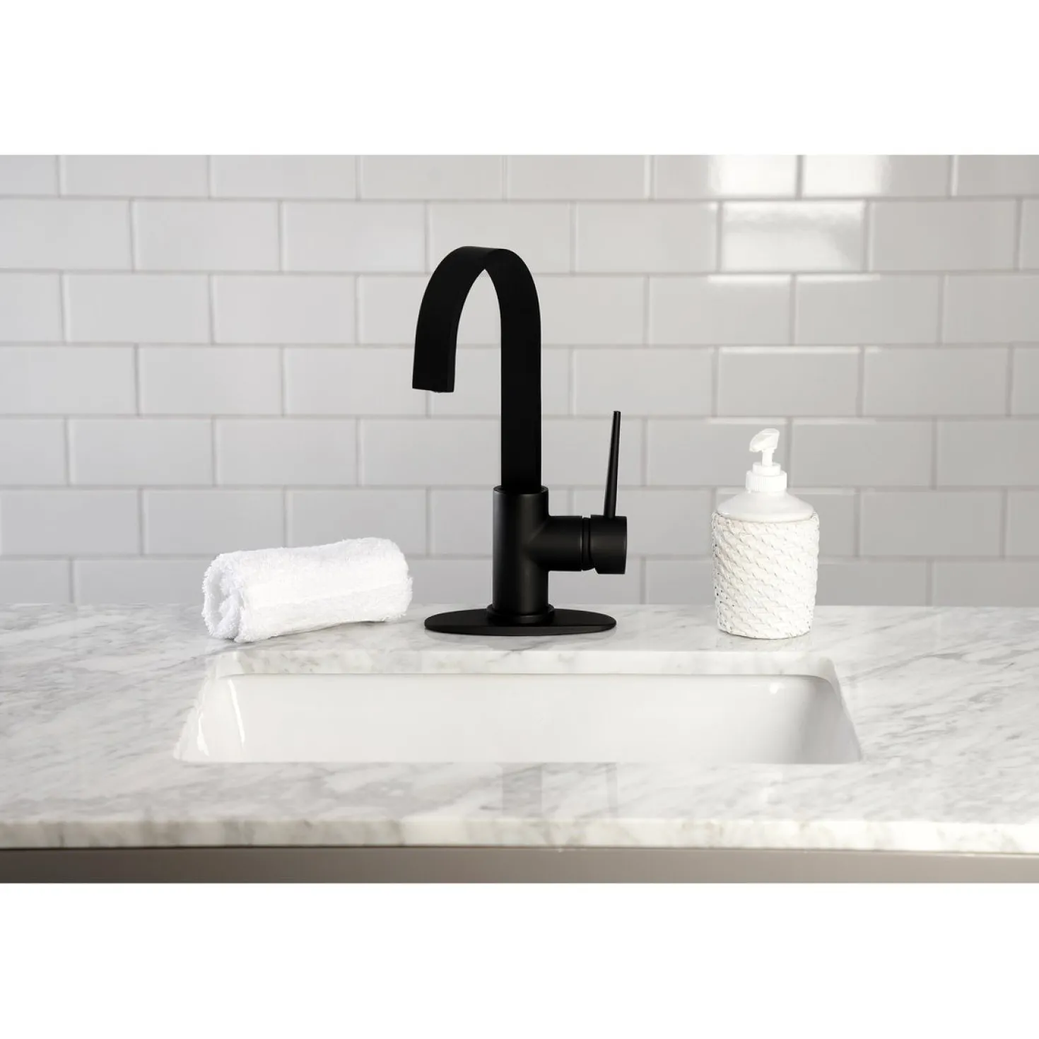 Kingston Brass New York One-Handle 1-Hole Deck Mounted Bar Faucet