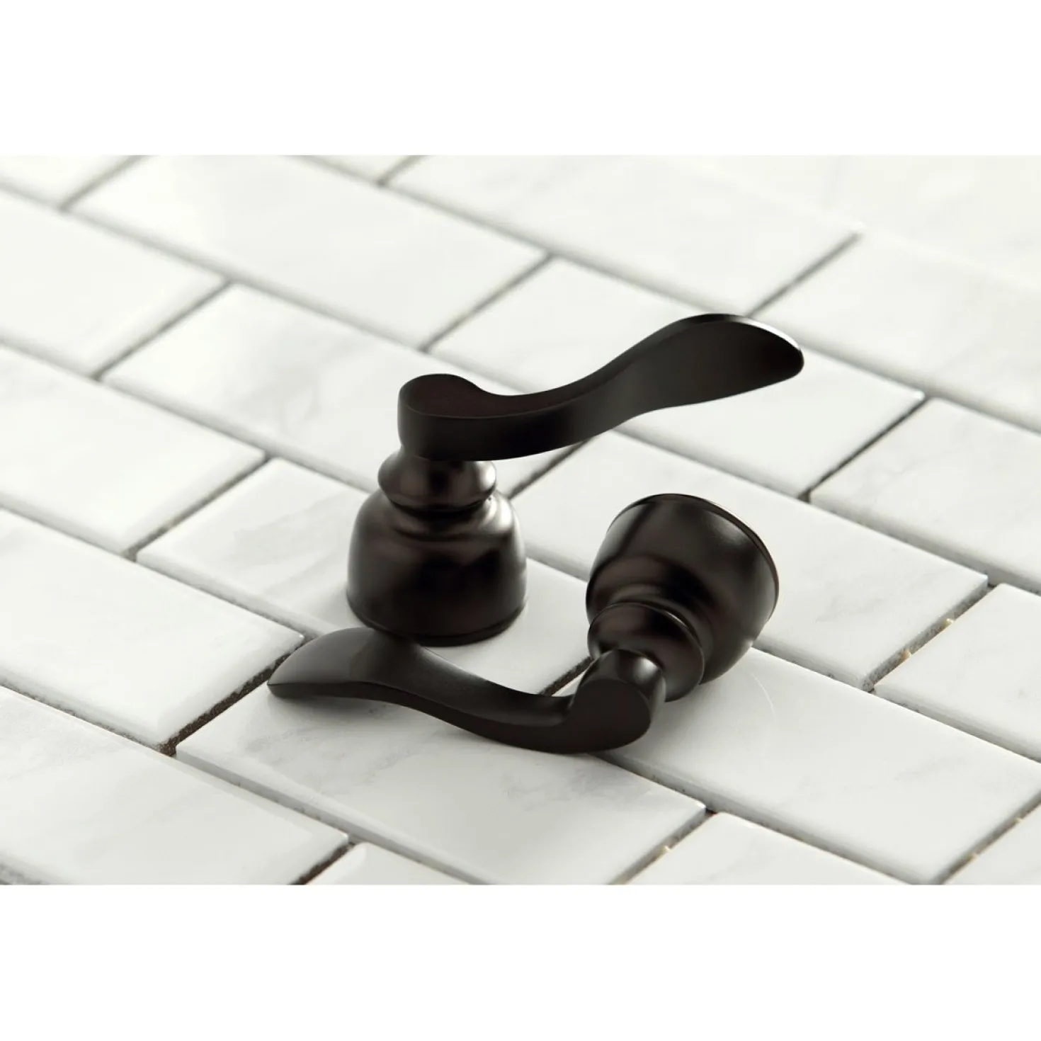 Kingston Brass NuWave French 4-Inch Centerset Bathroom Faucet