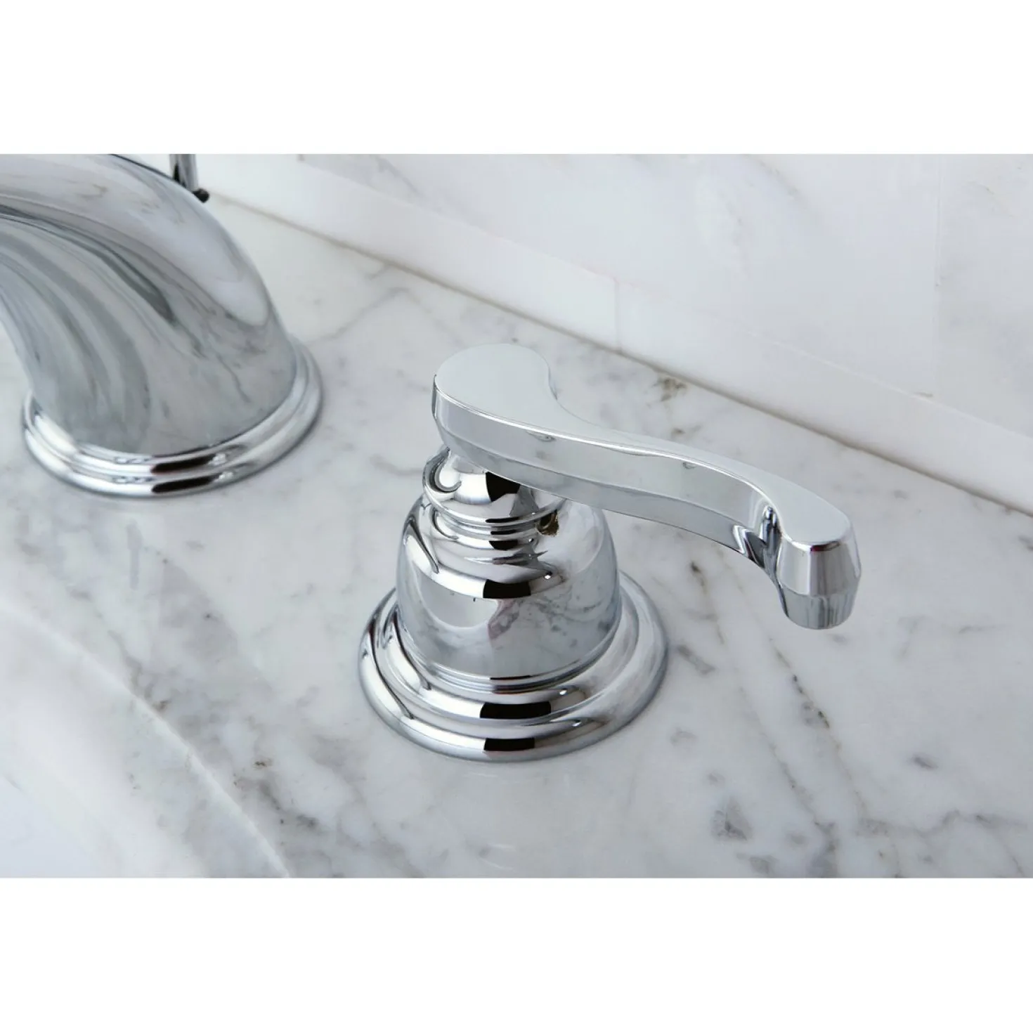Kingston Brass Royale 8" Widespread Bathroom Faucet