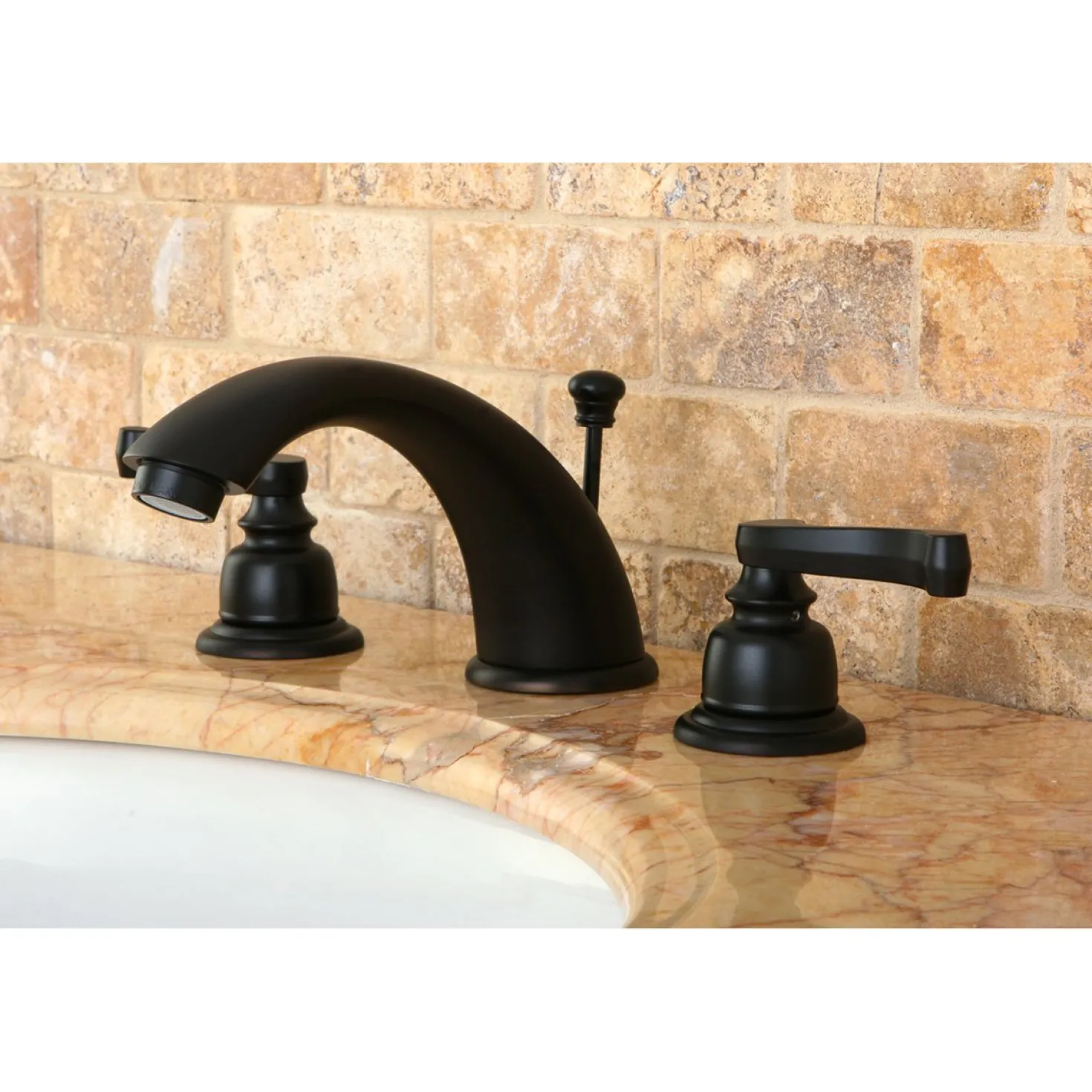 Kingston Brass Royale 8" Widespread Bathroom Faucet