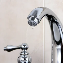 Kingston Brass Victorian 2-Handle 8-Inch Widespread Bathroom Faucet