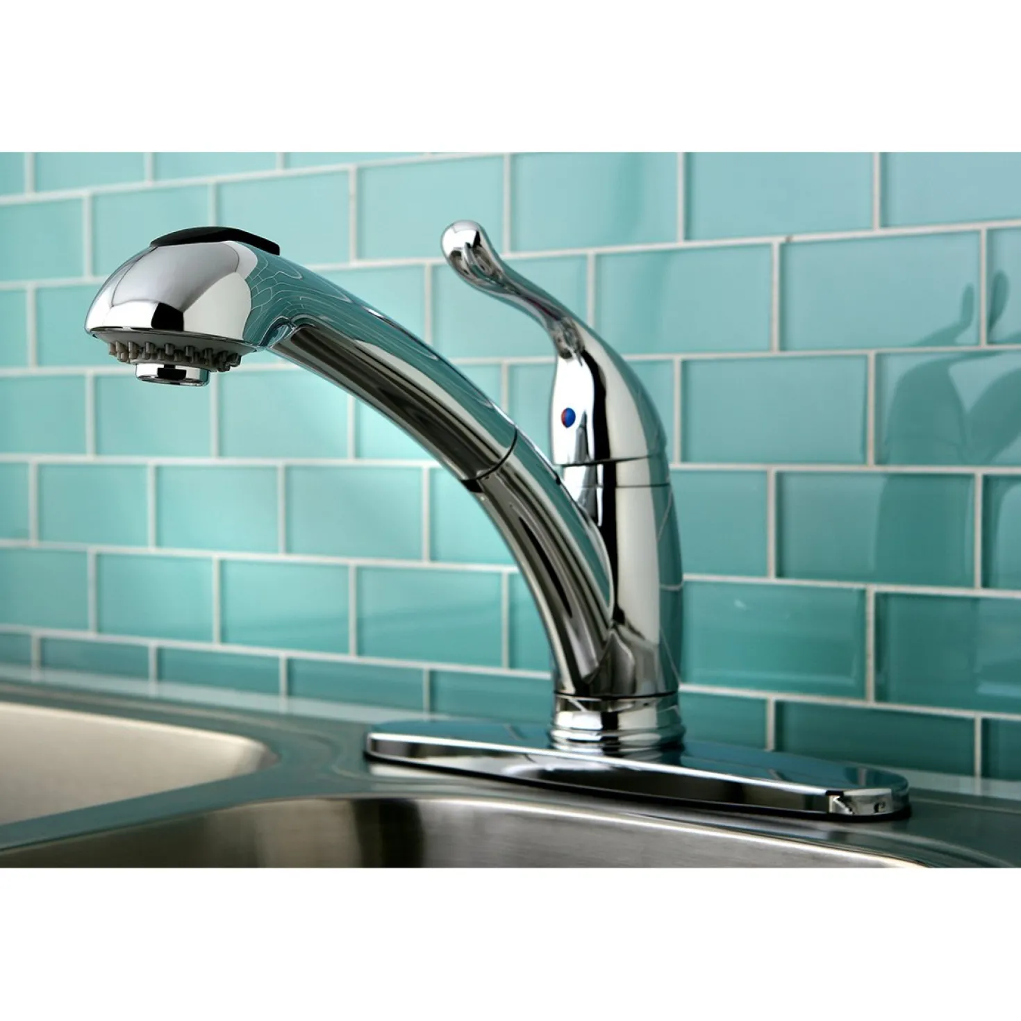 Kingston Brass Yosemite Single-Handle Pull-Out Kitchen Faucet