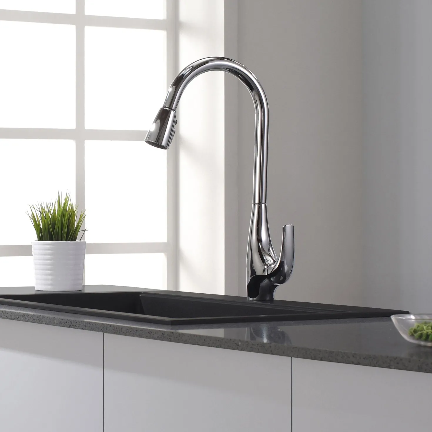 KRAUS Single-Handle High Arch Kitchen Faucet with Pull Down Dual-Function Sprayer in Chrome