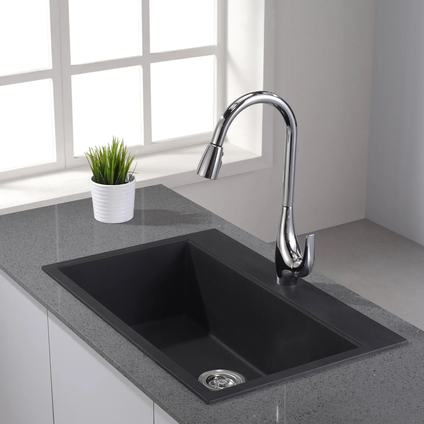 KRAUS Single-Handle High Arch Kitchen Faucet with Pull Down Dual-Function Sprayer in Chrome