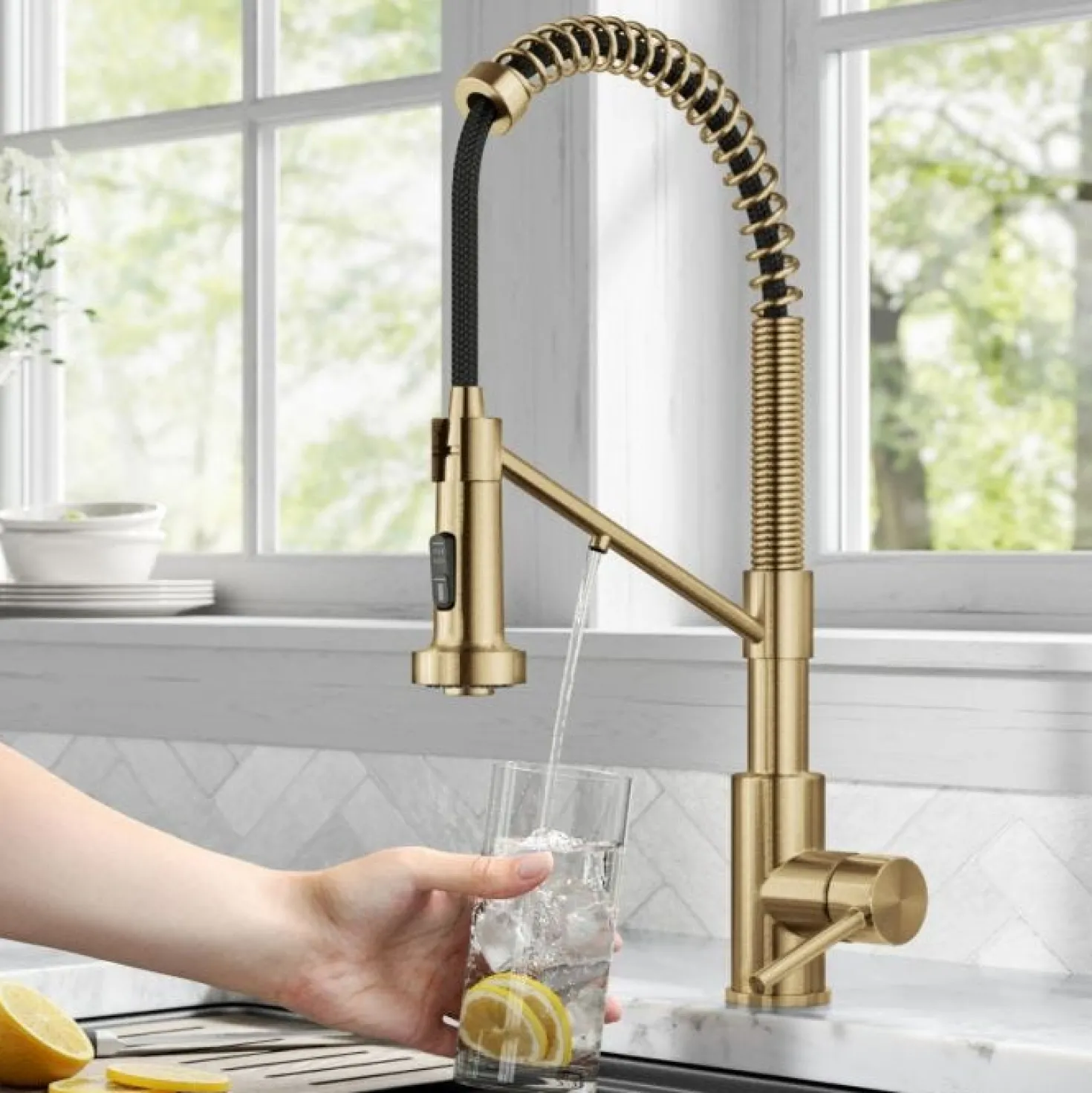 KRAUS Single Handle Kitchen Faucet with Integrated Dispenser for Water Filtration in Brushed Brass