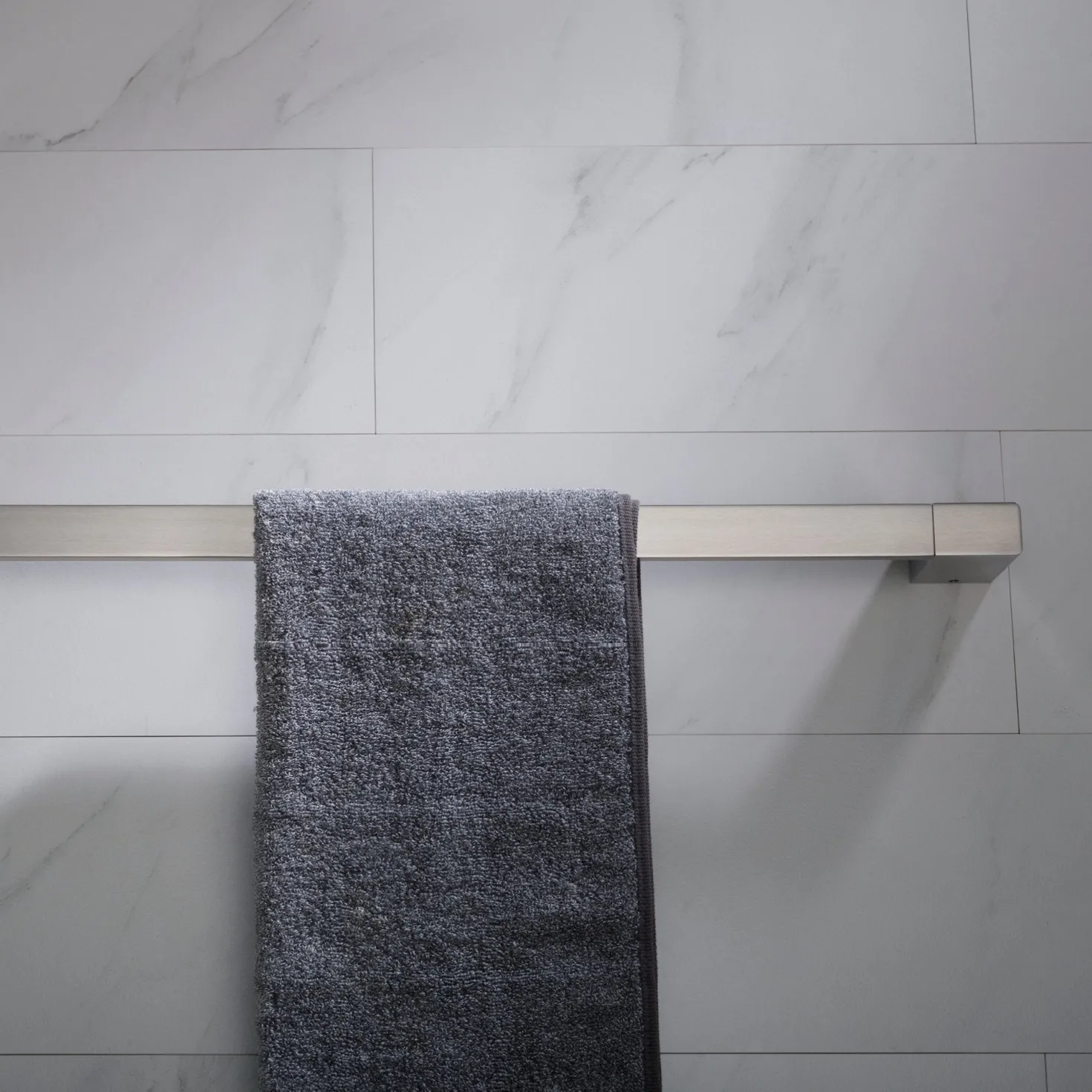 KRAUS Stelios 24-inch Bathroom Towel Bar