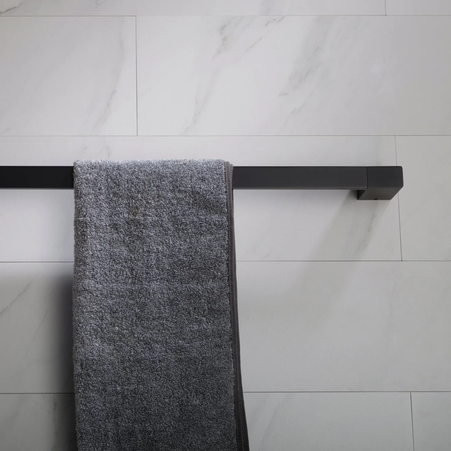 KRAUS Stelios 24-inch Bathroom Towel Bar