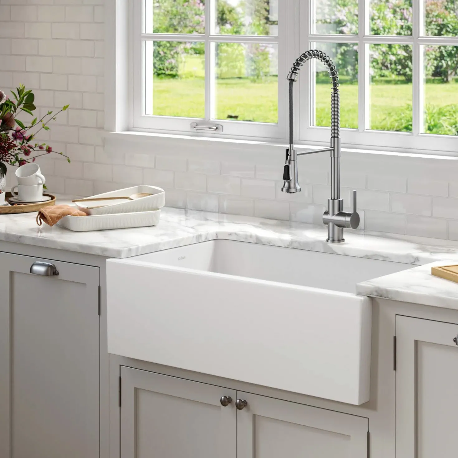 KRAUS Turino 33" Reversible Apron Front Fireclay Kitchen Sink in Matte White