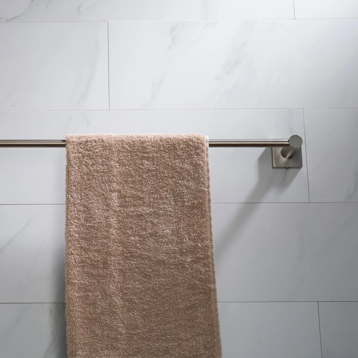 KRAUS Ventus Wall Mount Bathroom Towel Bar