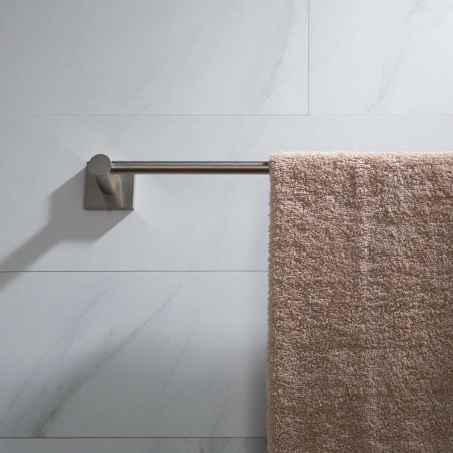 KRAUS Ventus Wall Mount Bathroom Towel Bar