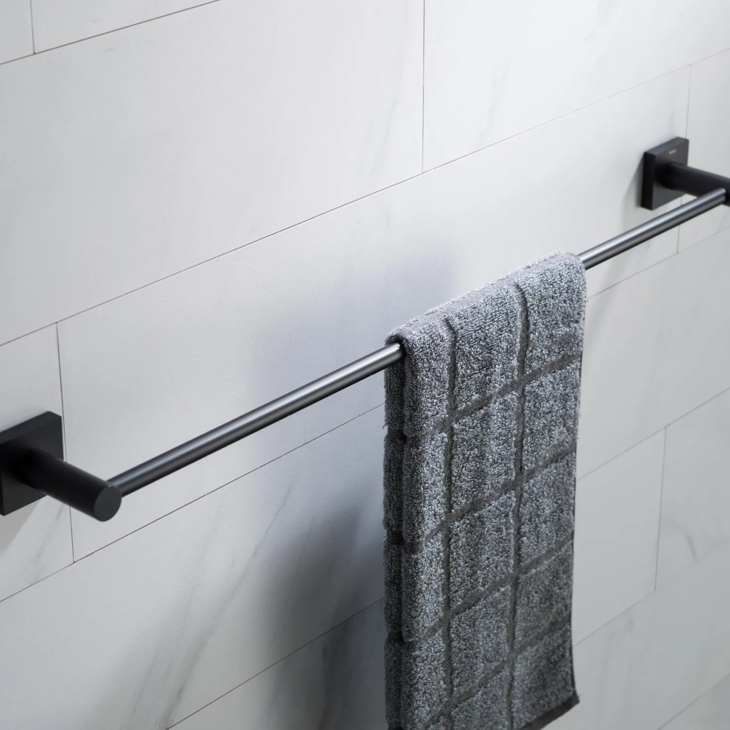 KRAUS Ventus Wall Mount Bathroom Towel Bar