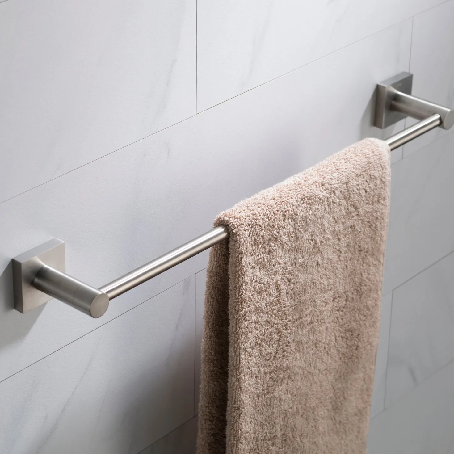 KRAUS Ventus Wall Mount Bathroom Towel Bar
