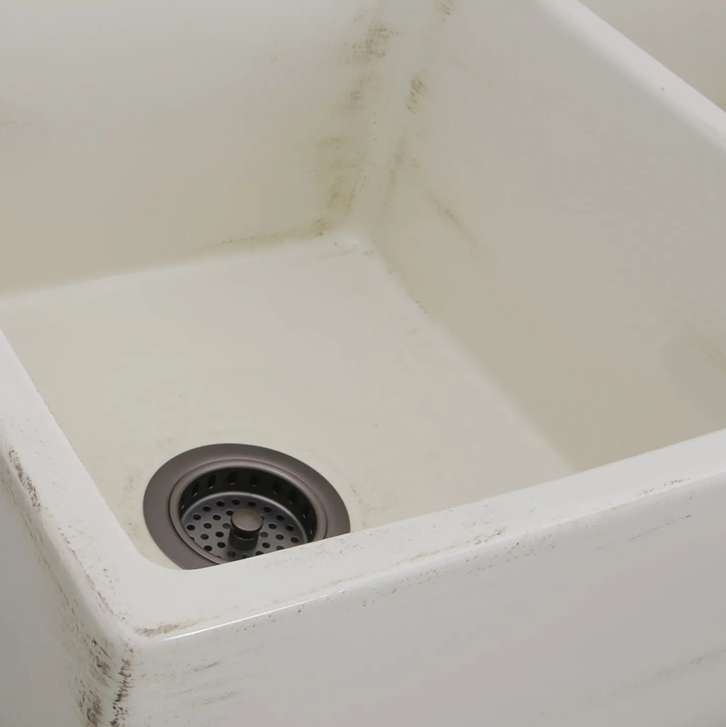 Nantucket Sinks Double Bowl Farmhouse Fireclay Sink with Shabby Straw Finish