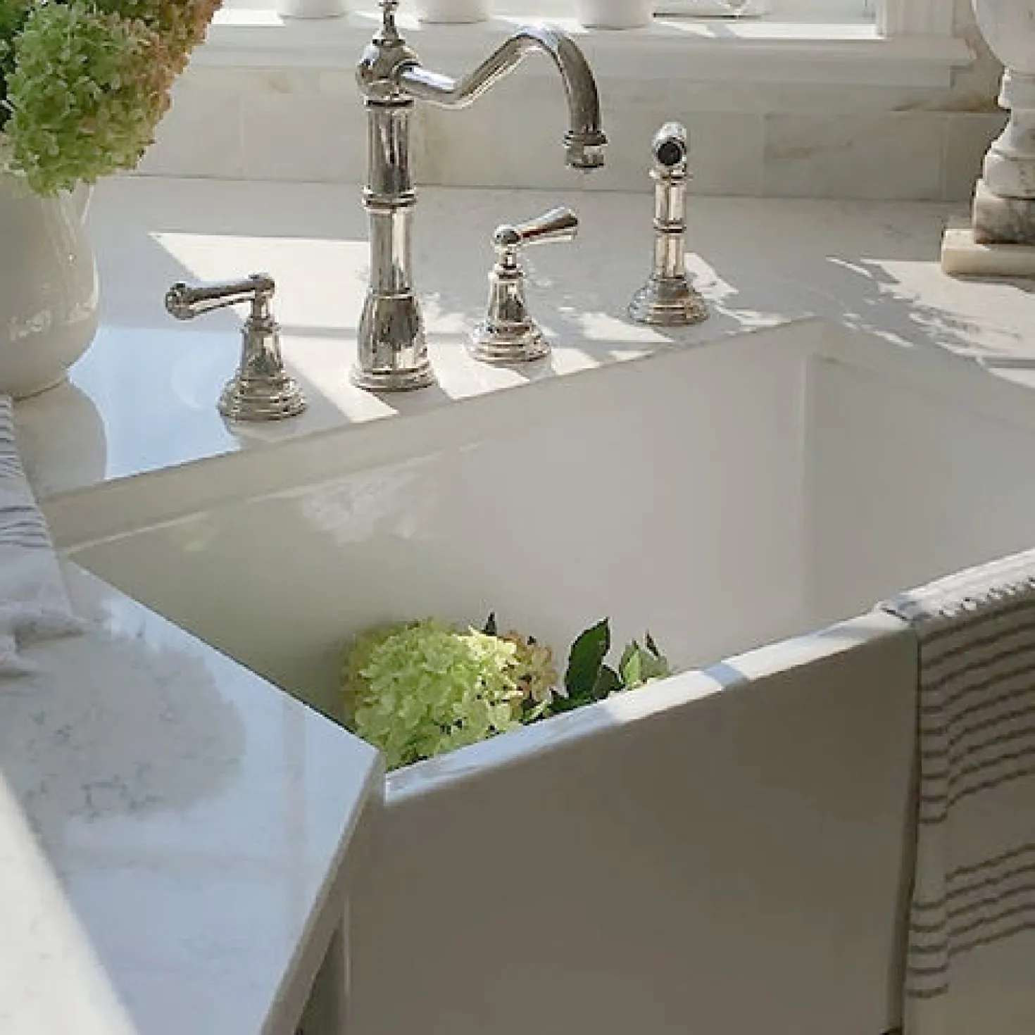 Nantucket Sinks 30" Italian Farmhouse Fireclay Sink Hyannis-30