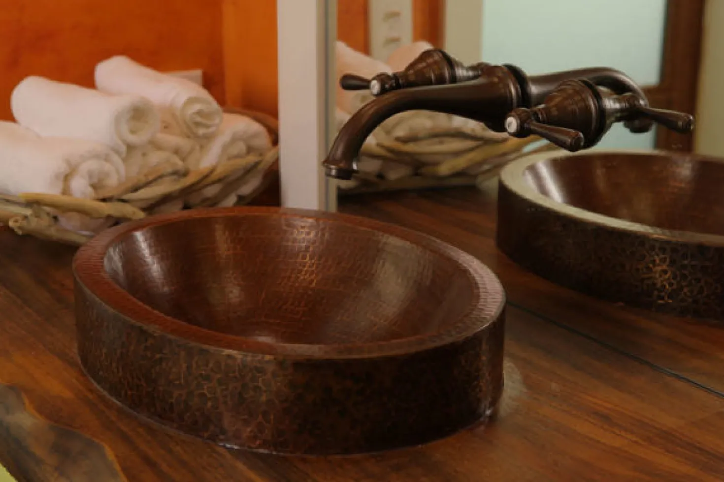 17" Oval Dark Hammered Copper Recessed Bathroom Sink