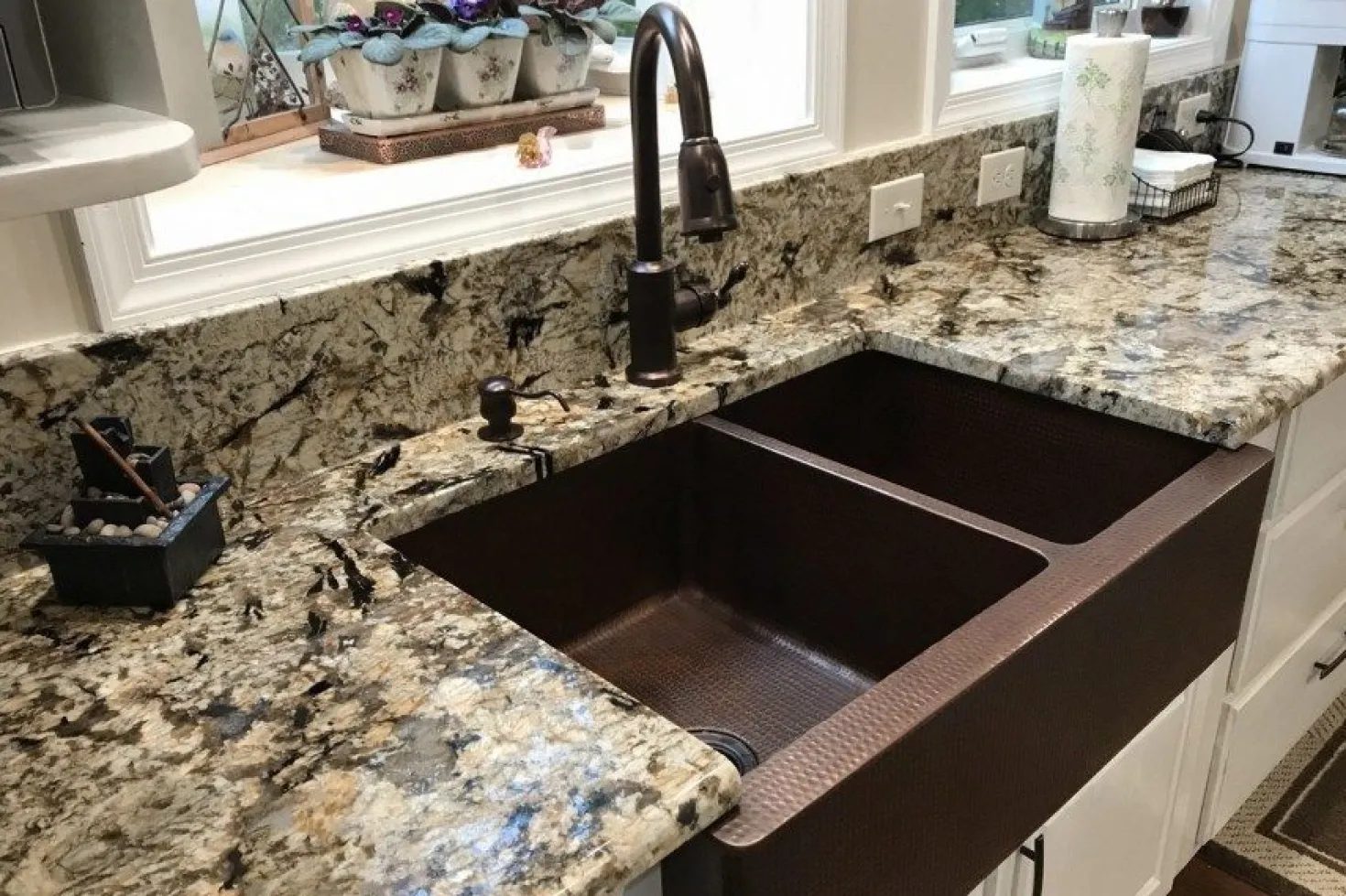 Premier Copper Products 33" Hammered Copper Kitchen Apron 60/40 Double Basin Sink