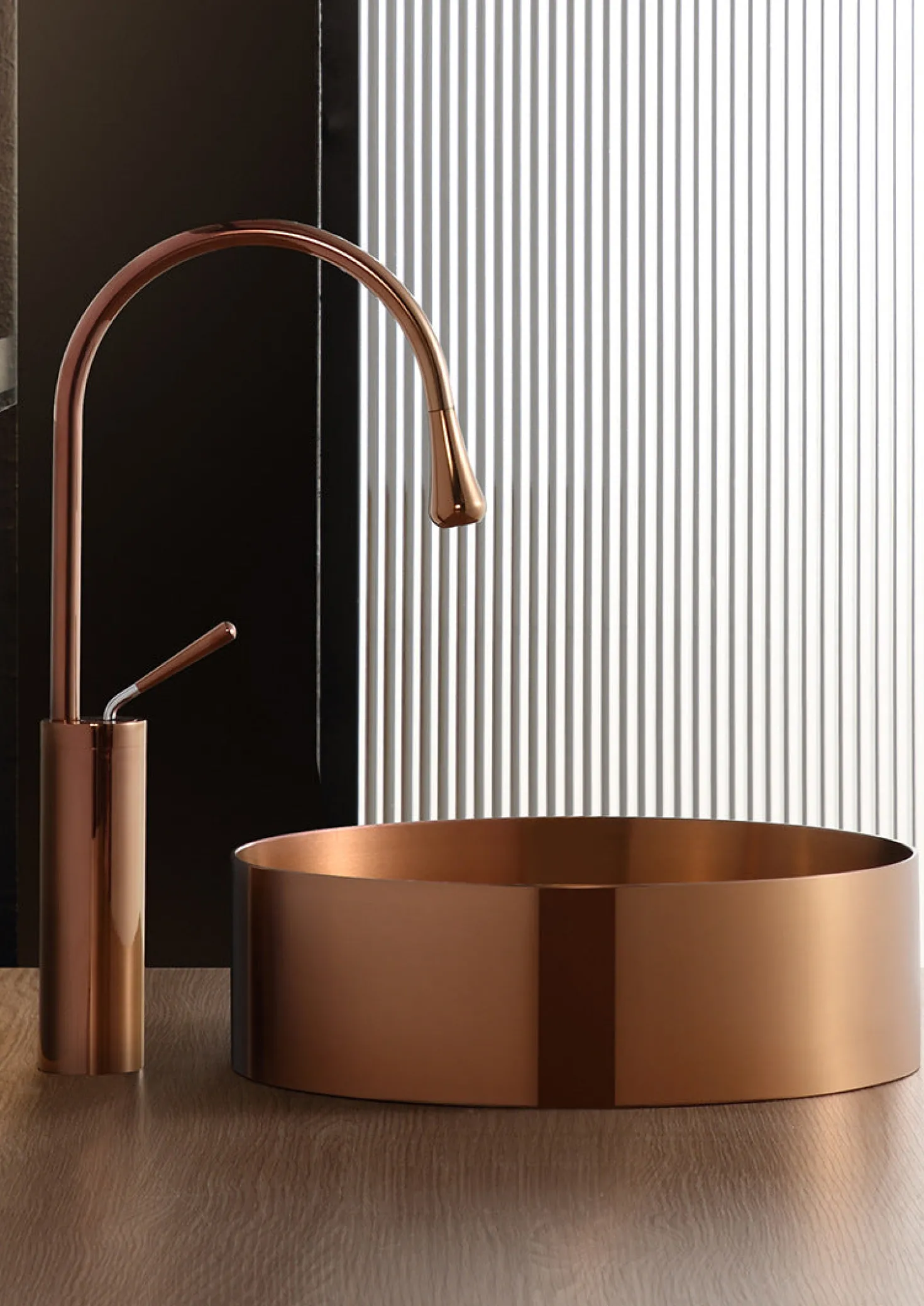 15" Round Stainless Steel Bathroom Vessel Sink with Drain in Rose Gold