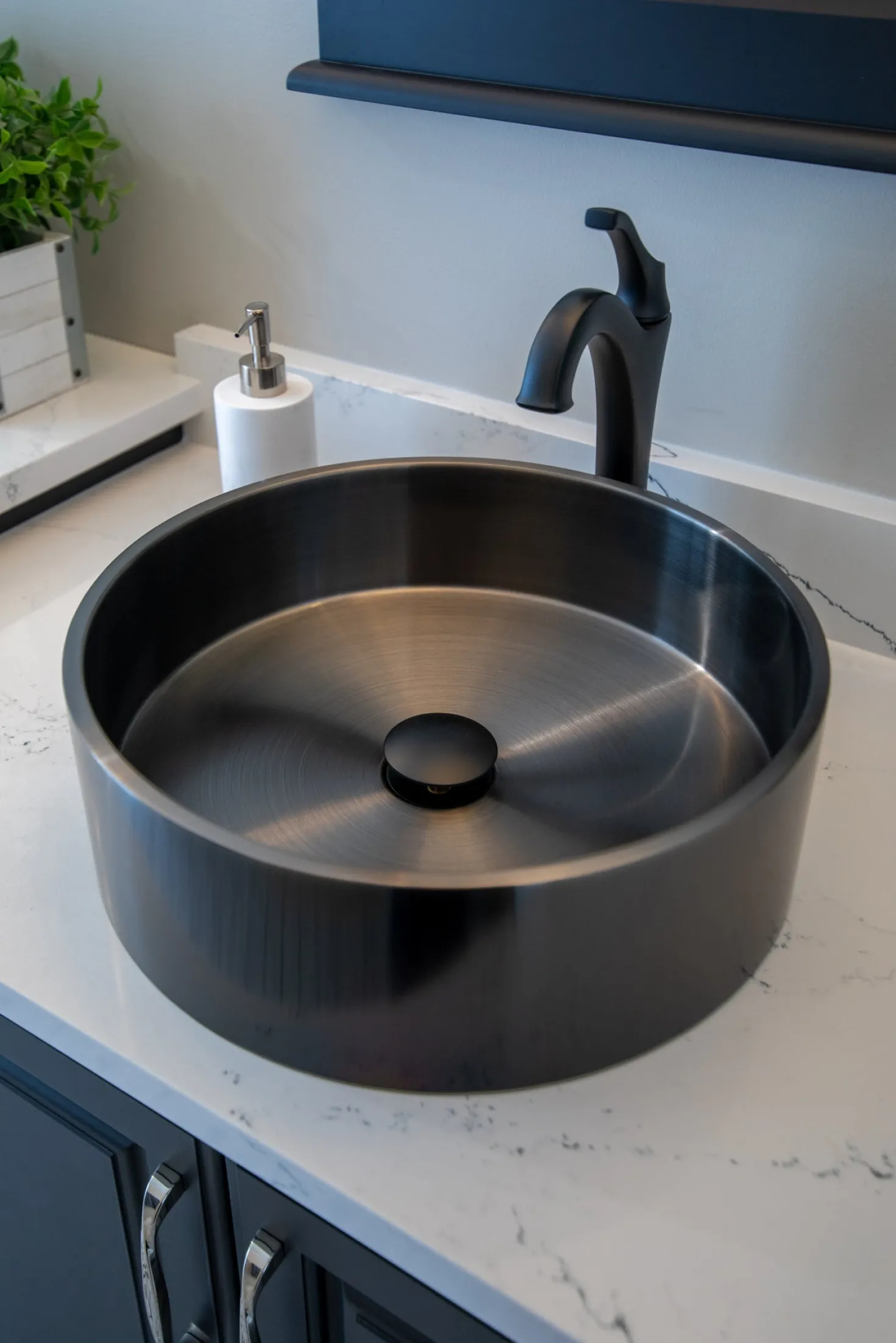15 3/4" Round Thick Rim Stainless Steel Bathroom Vessel Sink with Drain in Black